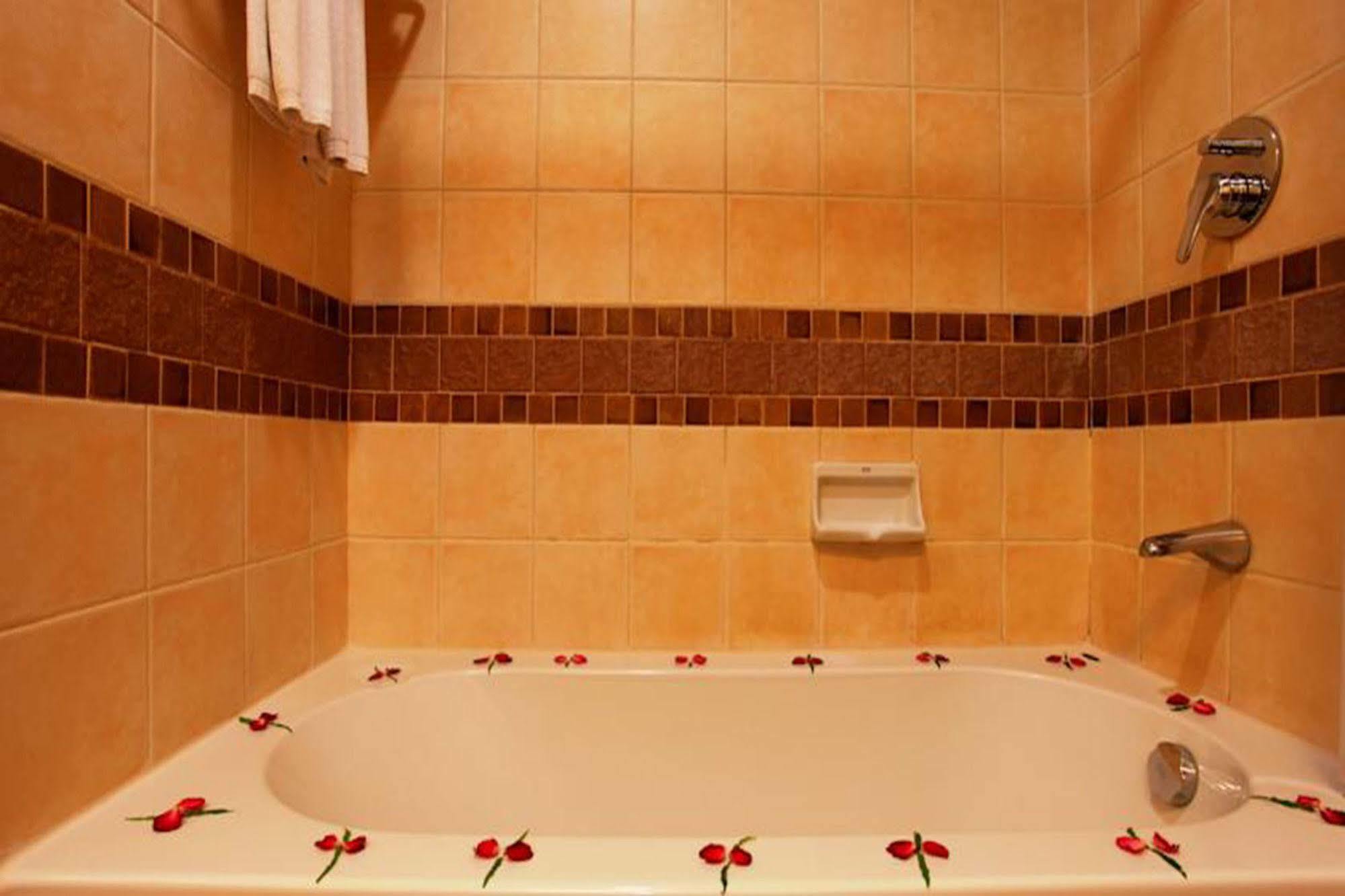 Patong Cottage Resort Екстериор снимка