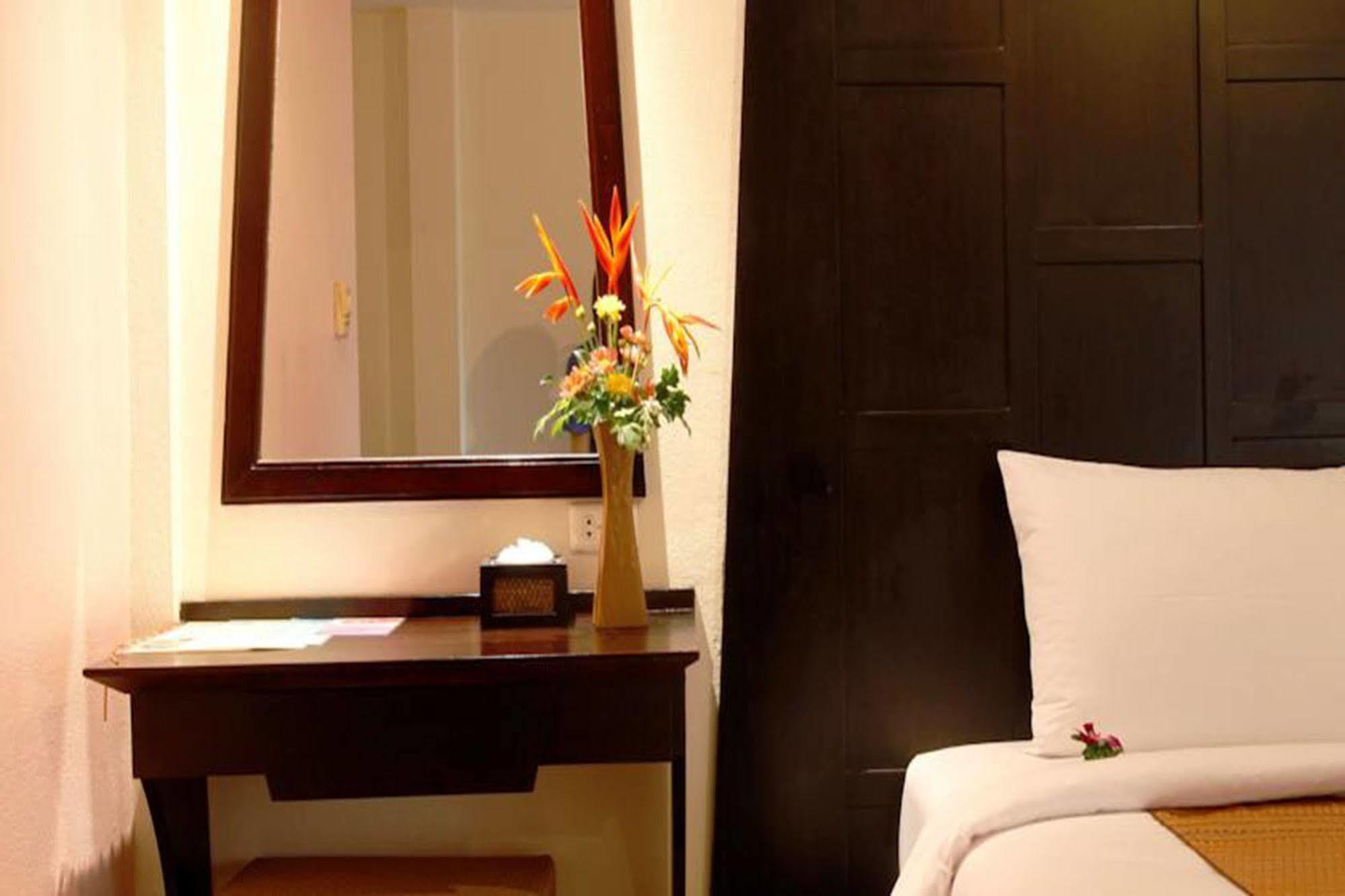 Patong Cottage Resort Екстериор снимка