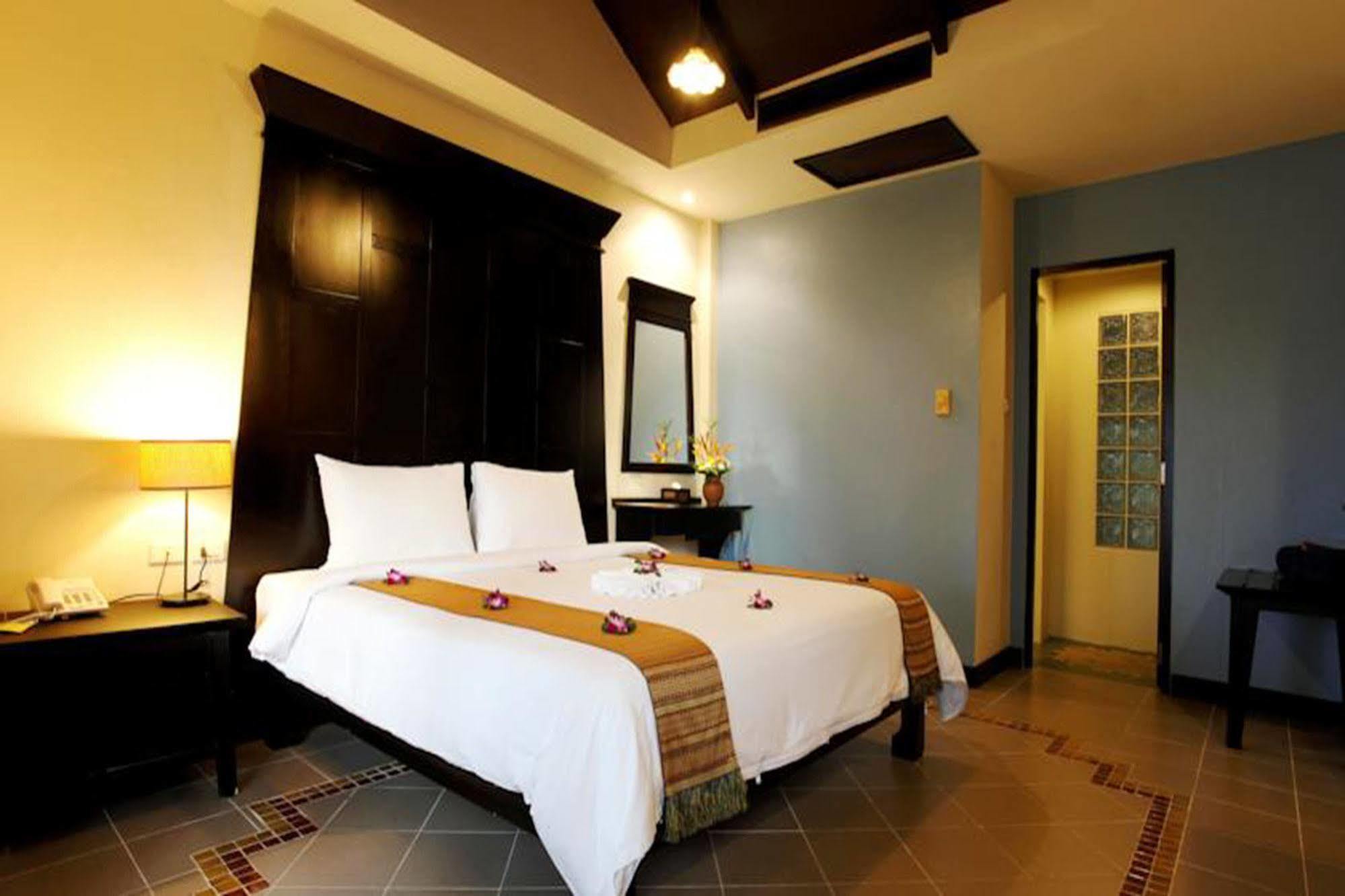 Patong Cottage Resort Екстериор снимка